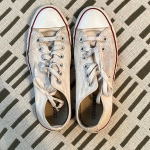 White converse All Stars